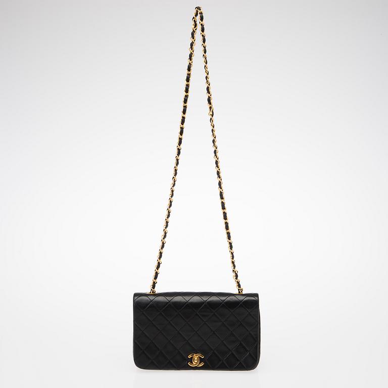 CHANEL, "Single Full Flap Bag", LAUKKU.