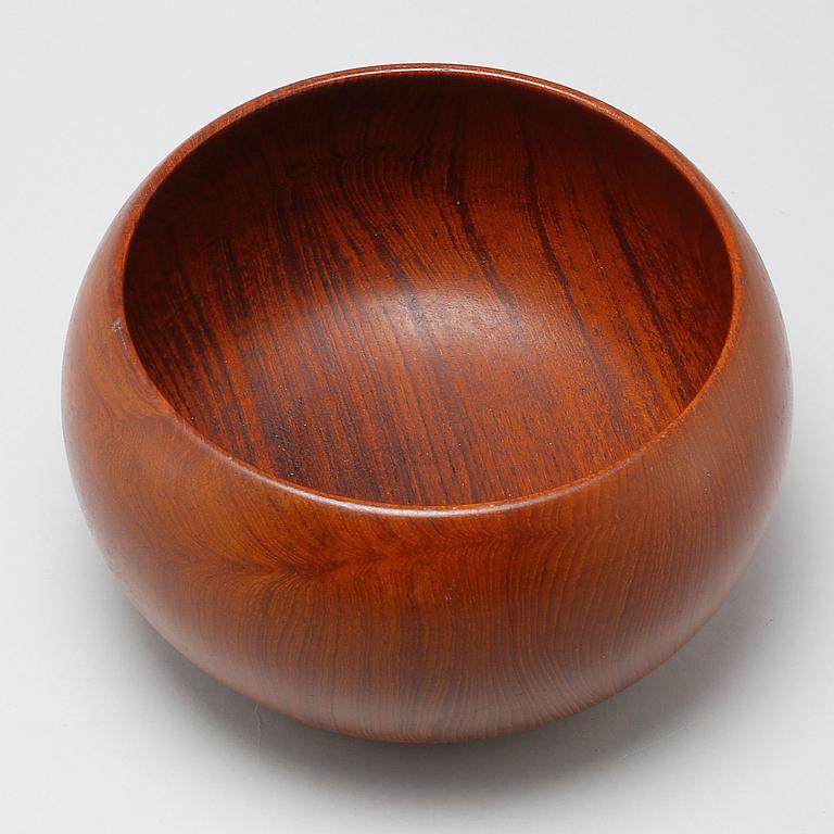 A wooden bowl, designed by Kay Bojesen.