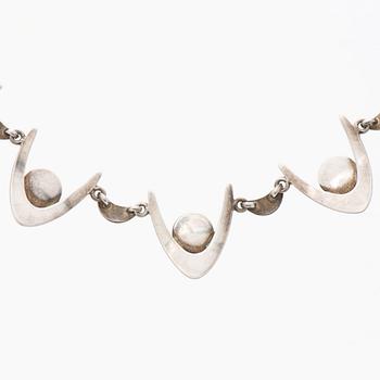 ARNE JOHANSEN, KAULAKORU ja RANNEKORU, hopeaa, pyöröhiotut ametistit. Tanska 1970-luku.