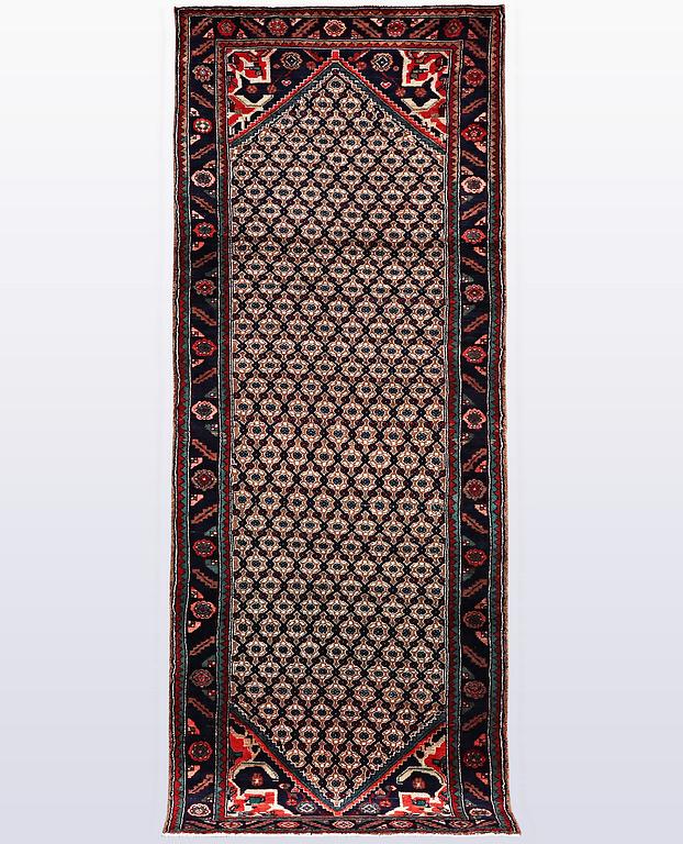 A runner, Koliaj, ca 302 x 99 cm.