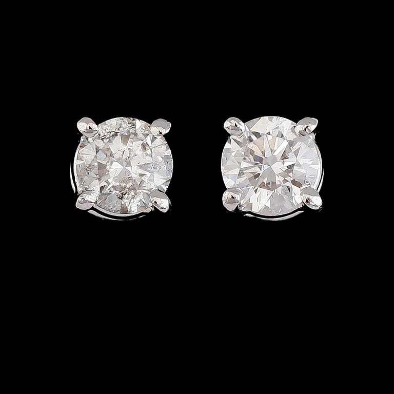 ÖRHÄNGEN, 1 par, 18K vitguld, briljantslipade diamanter tot ca 0.42 ct.