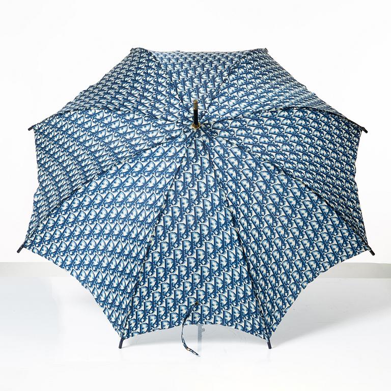 Christian Dior, aftonväska samt paraply.