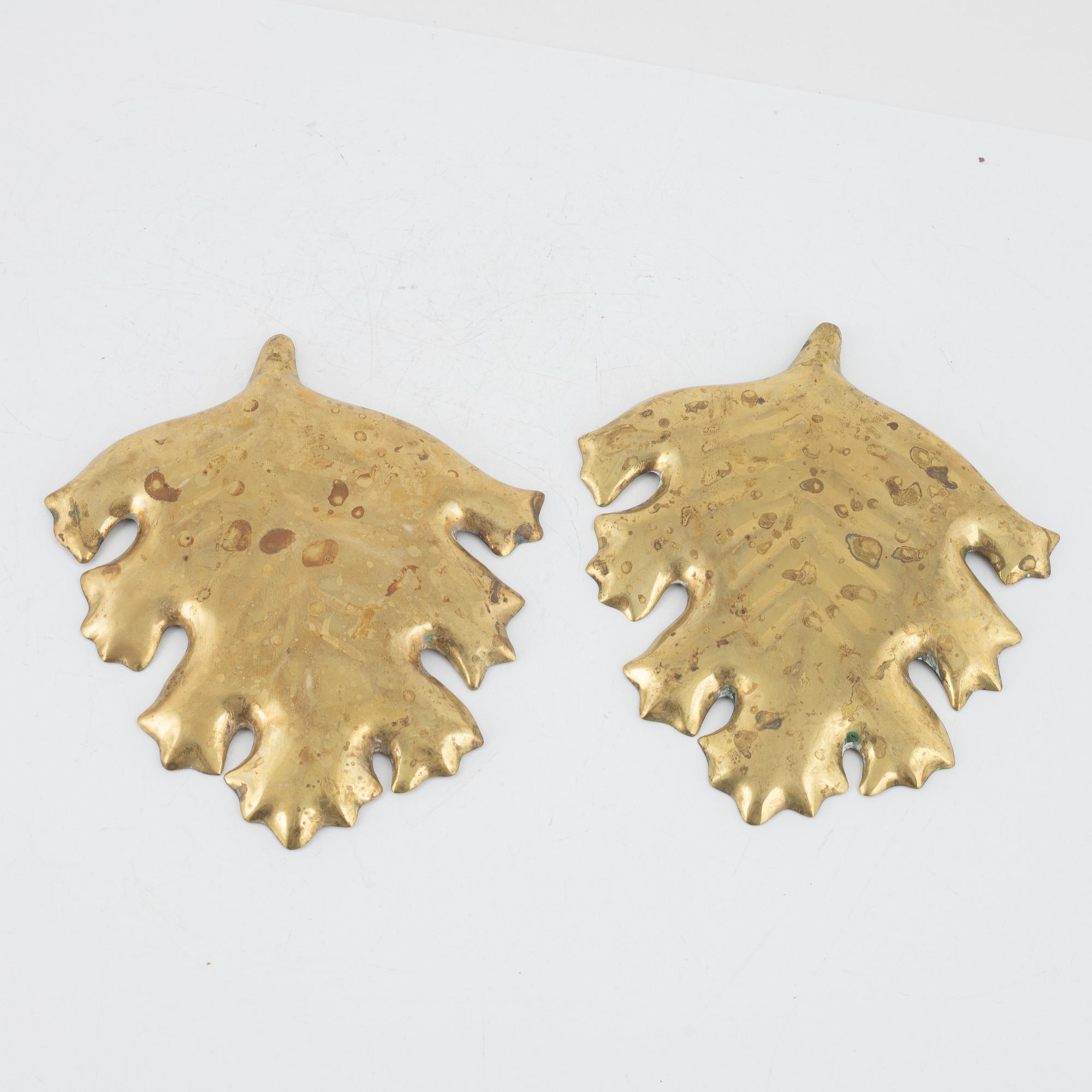 Josef Frank, a pair of leaf-shaped brass dishes, Svenskt Tenn.