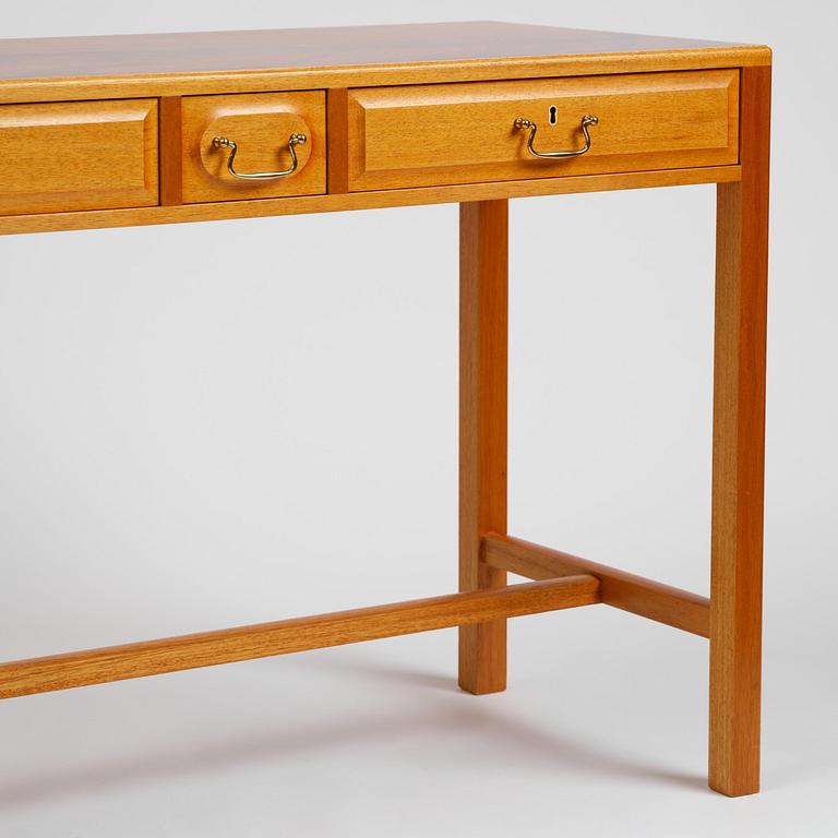Josef Frank, sideboard, modell B 821, Firma Svenskt Tenn, efter 1985.
