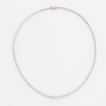 Brilliant cut diamond rivière necklace.