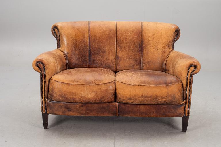 SOFFA, tvåsits. 1900-talets första hälft.