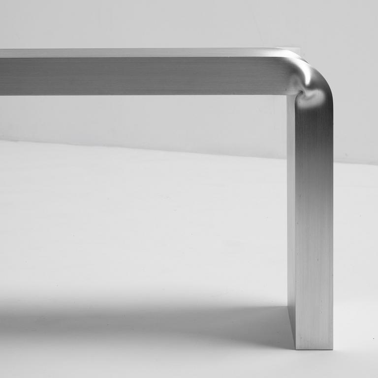 David Taylor, a unique bench, "Bent Bench", Studio Mellösaverken, Sweden, 2020.