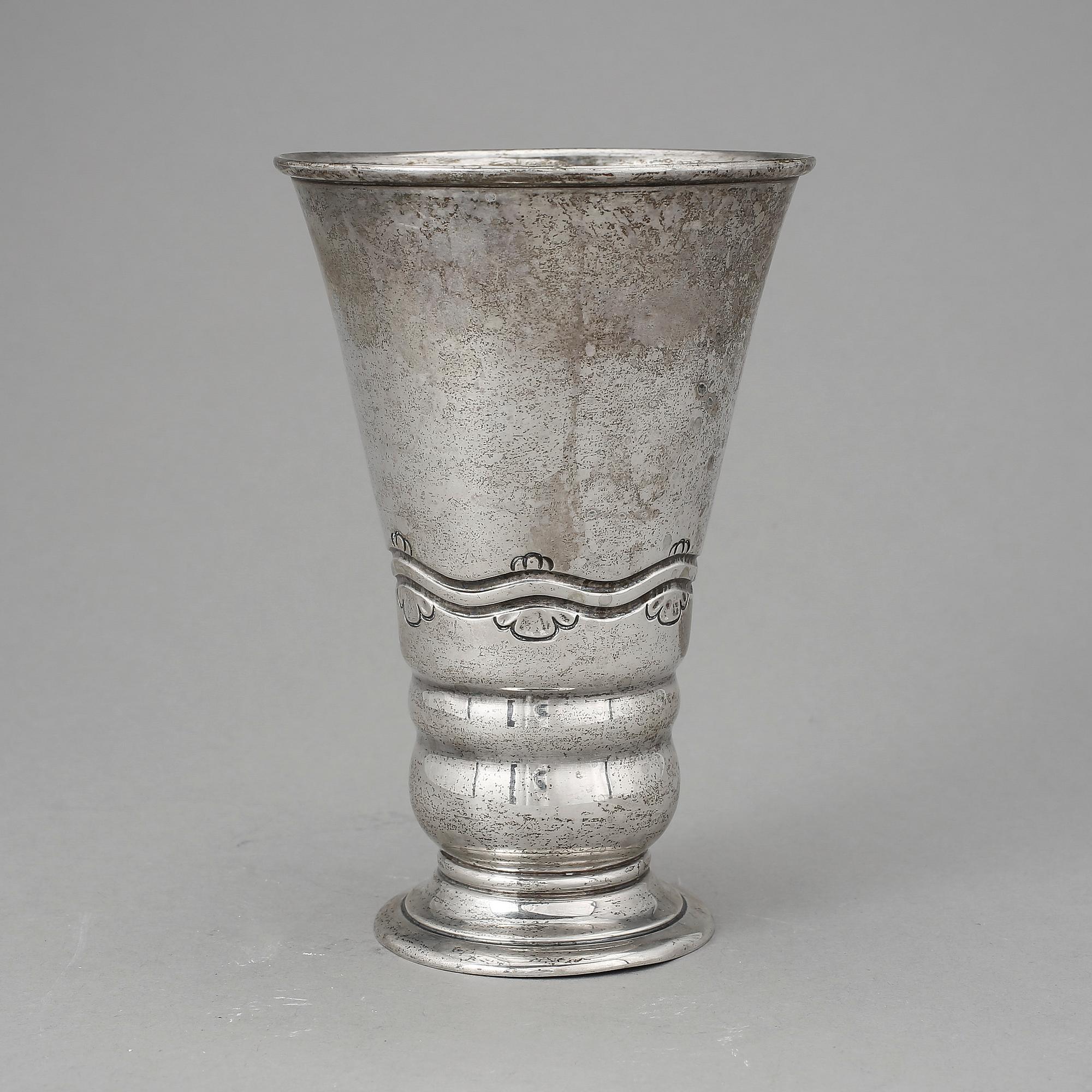 VAS, silver, Christian. F. Heise, Köpenhamn, Danmark, 1922. Vikt ca 185g.