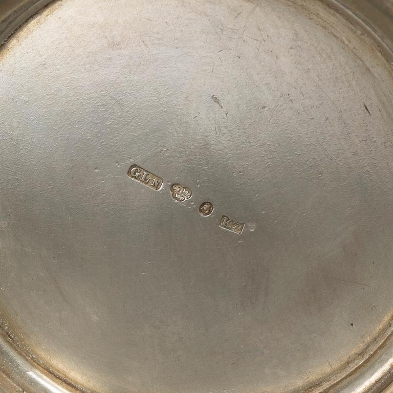 A pair of silver cups, Gunnar Löfgren and CG Hallberg, Stockholm, 1912 and 1902.