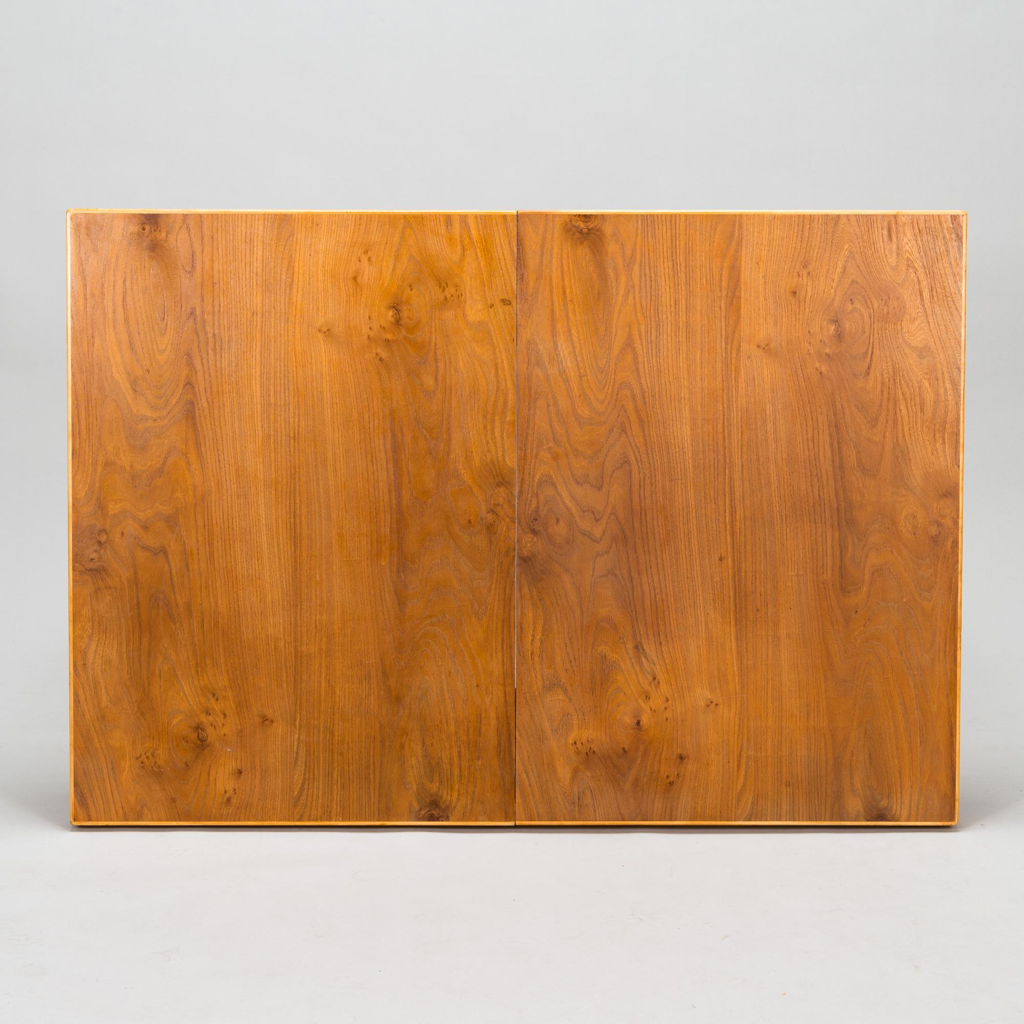 Alvar Aalto, matbord, modell 92 för O.Y. Huonekalu-ja Rakennustyötehdas A.B. 1900-talets mitt.