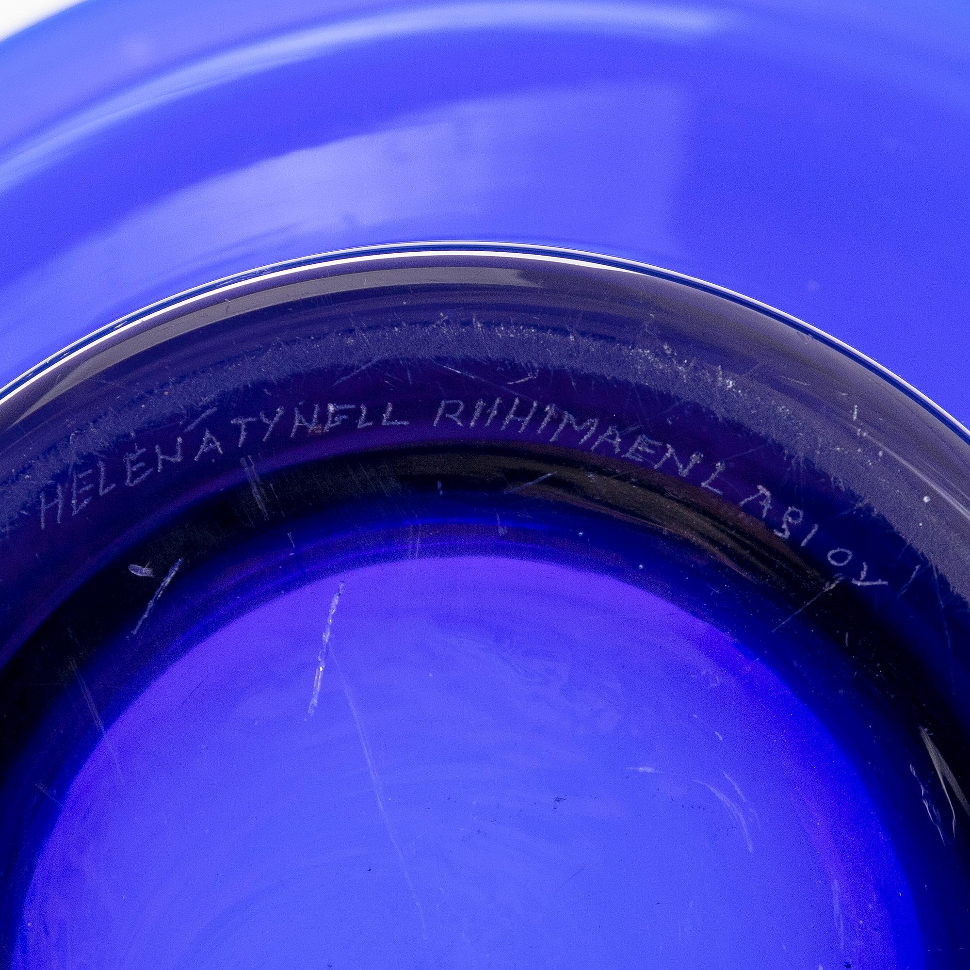 Helena Tynell, konstglas,  signerad Helena Tynell Riihimäen Lasi Oy.