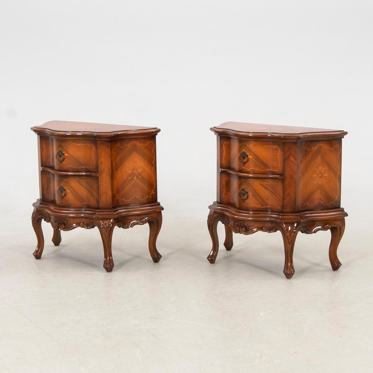 Sängbord ett par Louis XV-stil 1900-talets mitt/andra hälft.