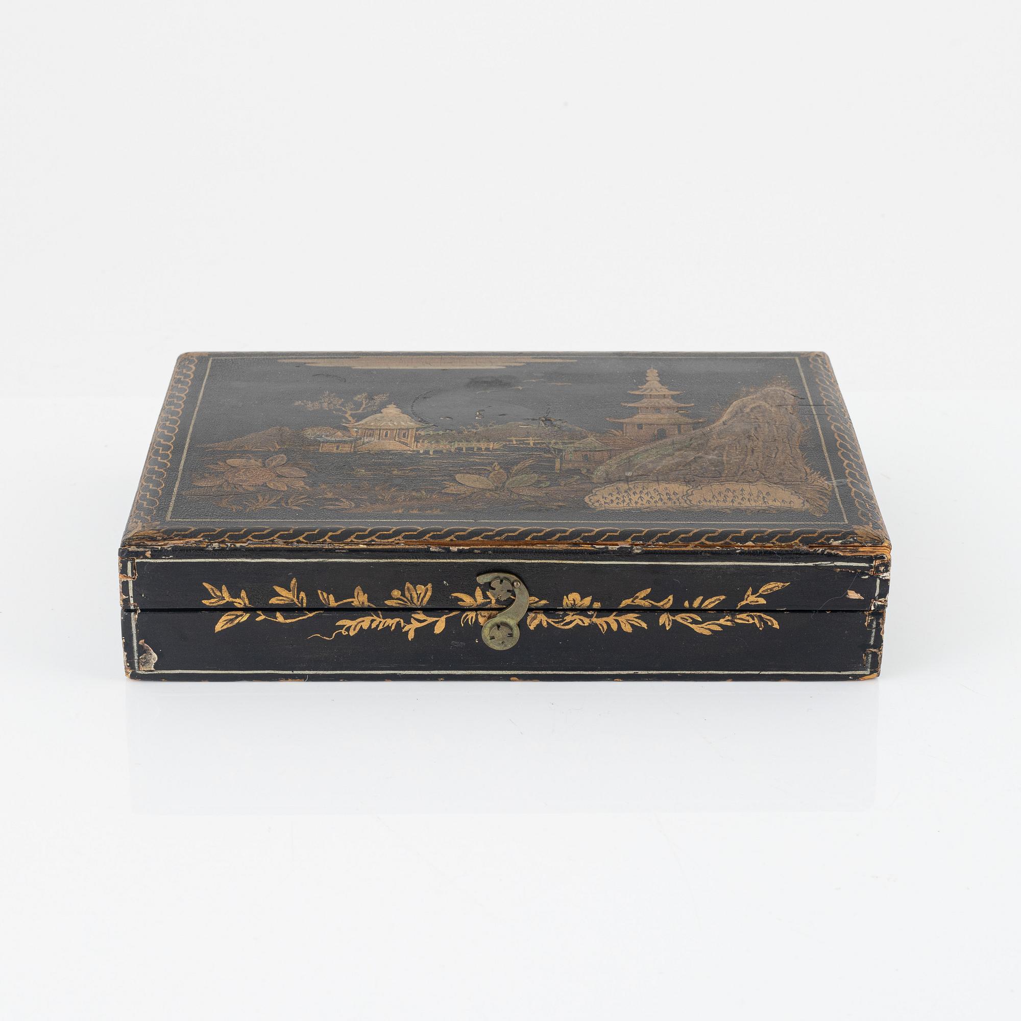 A Chinoiseries games table, 18th/19th century.