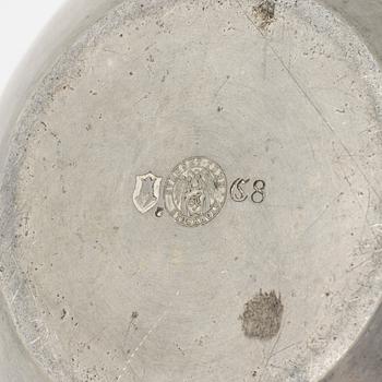 Firma Svenskt Tenn, a pewter box and a vase Stockholm 1926 and 1929.