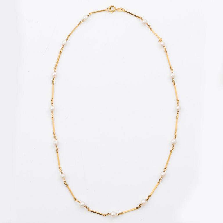 Necklace, 18K gold with small pearls.