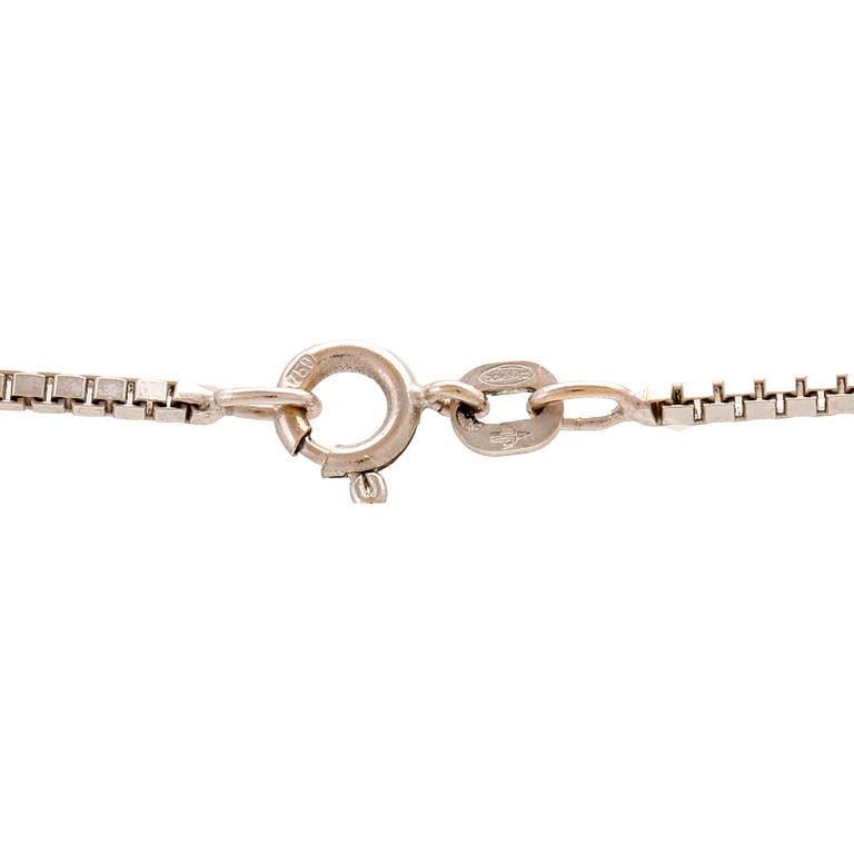 An 18K white gold venezia necklace.