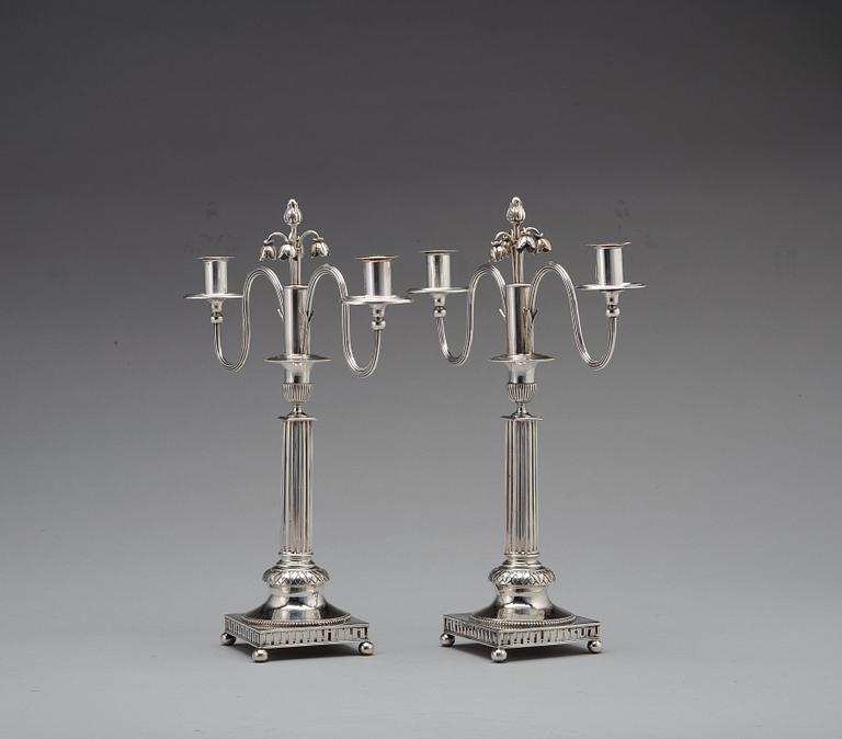 Pehr Zethelius, kandelabrar för två ljus, ett par, silver, Stockholm 1799, gustavianska.