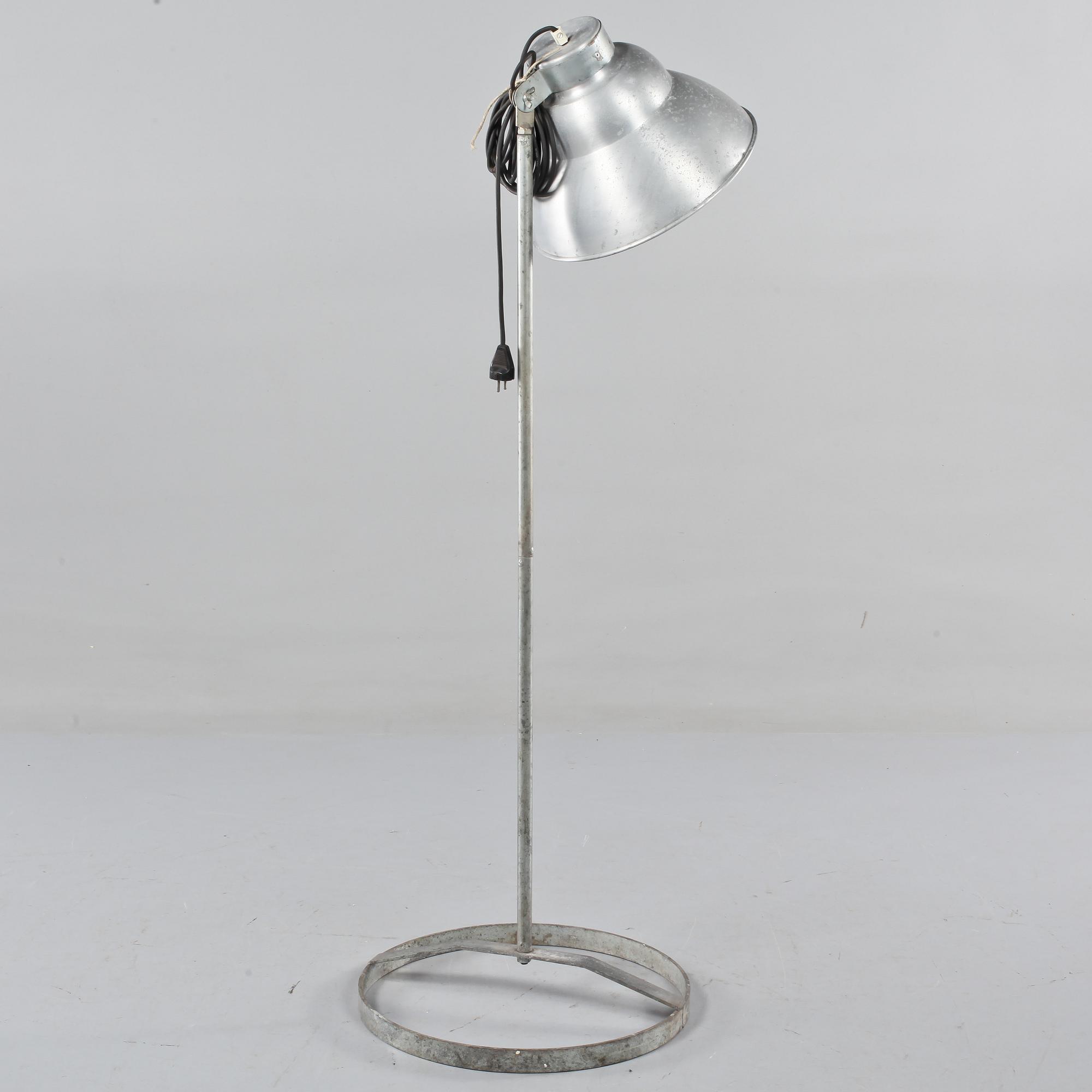 INUDSTRILAMPA, omkring 1900-talets mitt.