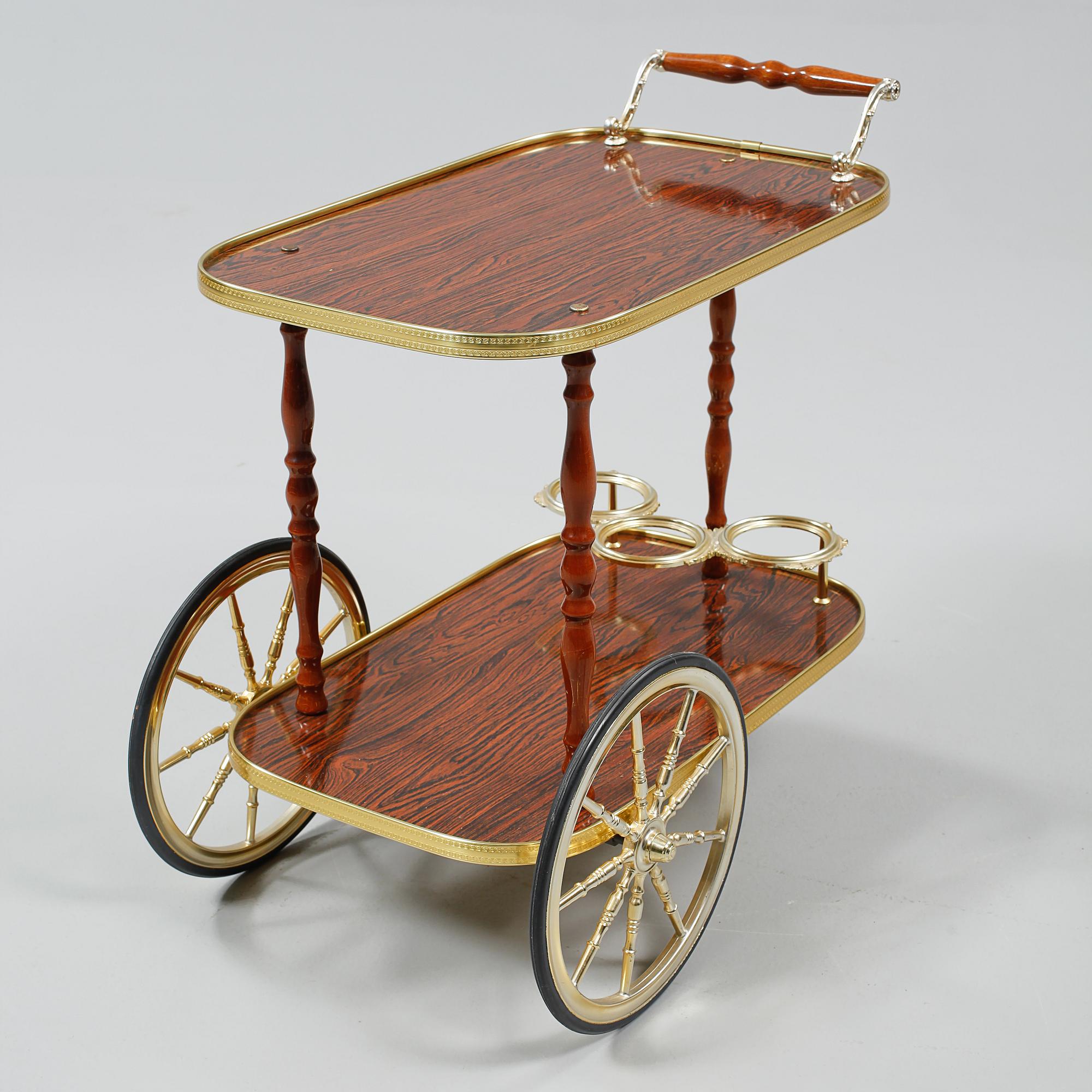 SERVERINGSVAGN, 1900-talets andra hälft.