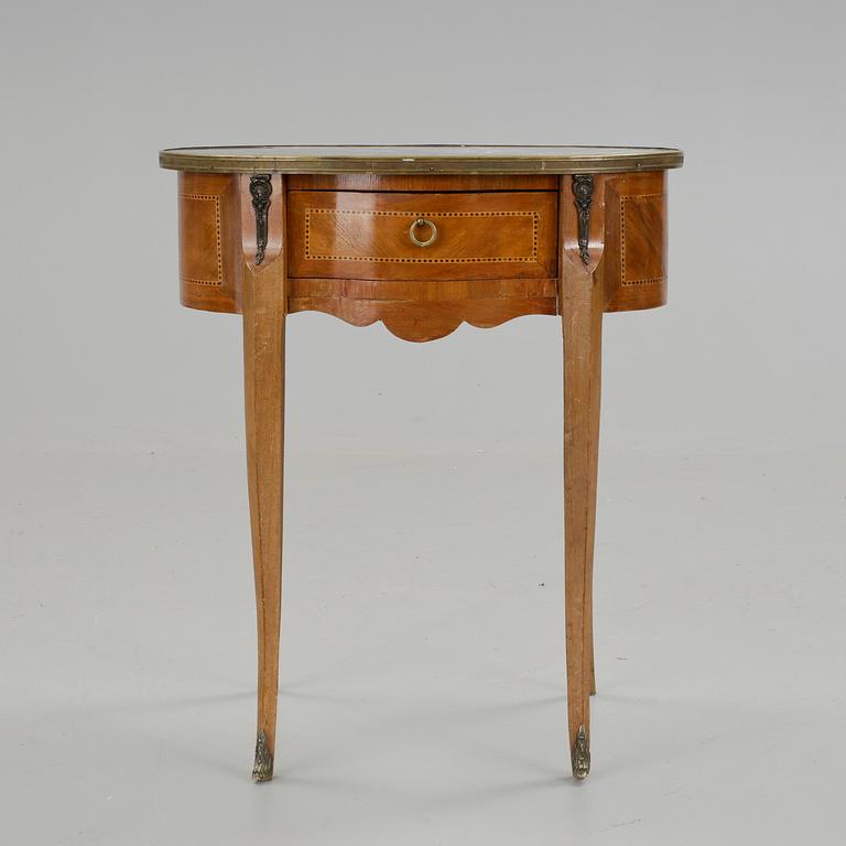 BYRÅ, Louis XVI-stil, 1900-tal.