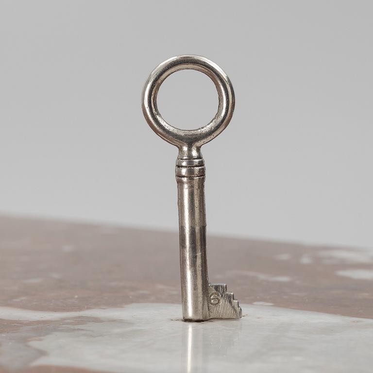 Chest of drawers, first half of the 20th century.