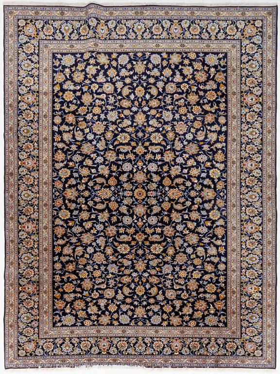 A Keshan carpet, approx. 405 x 300 cm.