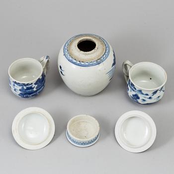 Five blue and white export porcelain objects, Qing dynasty, Qianlong (1736-95).