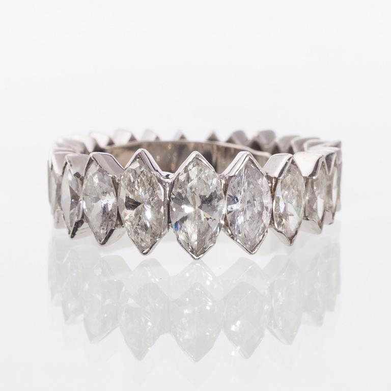 ALLIANSRING, platina, markisslipade diamanter. Vikt ca 4,7 g.