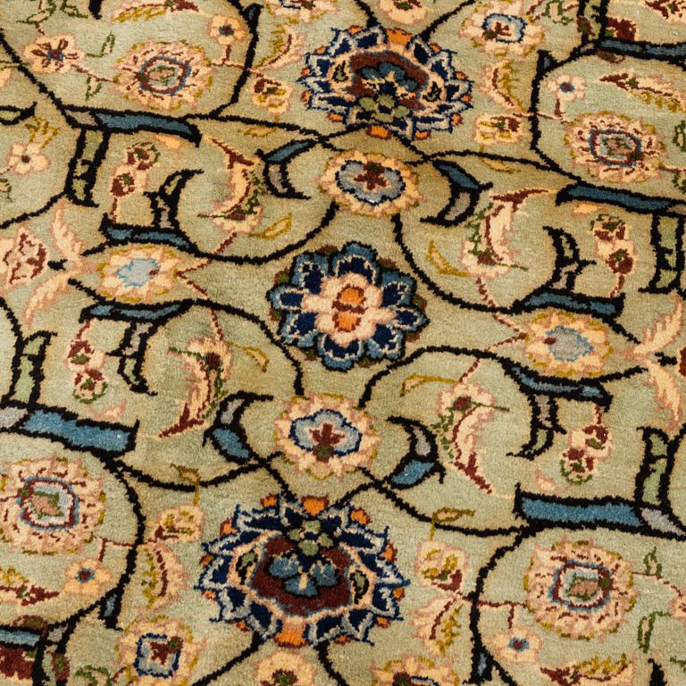 A CARPET, Keshan Royal Keshan, signerad Nader 369 x 263 cm.