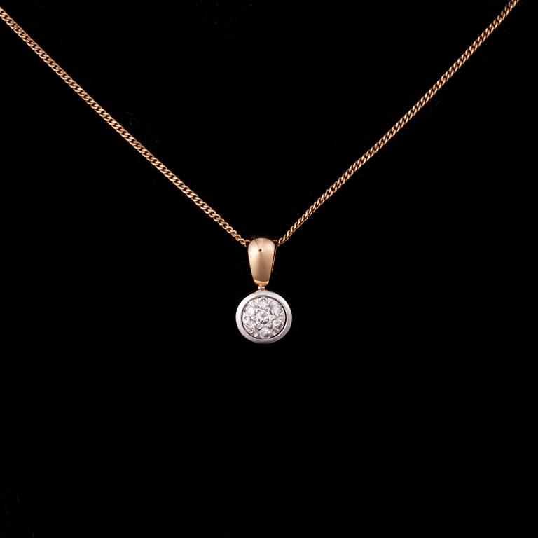 HÄNGSMYCKE, 14K guld, 7 små diamanter. Vikt 2,4 g.