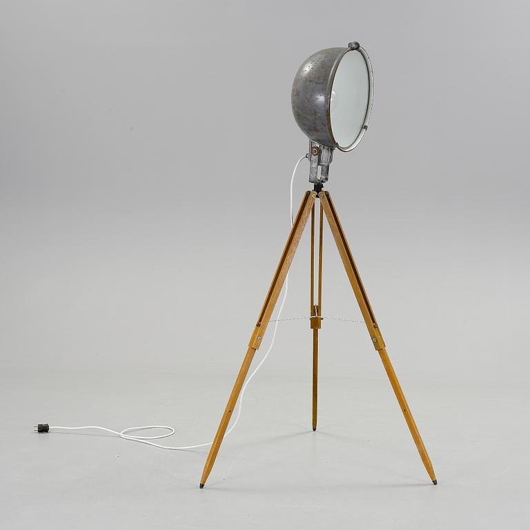 INDUSTRILAMPA, 1900-tal.