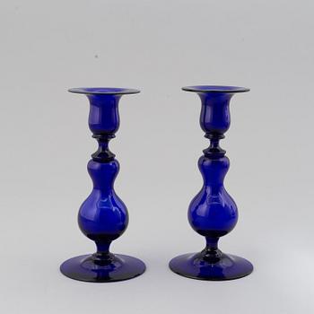 HUGO GEHLIN, a set of 4 glass candlesticks, Gullaskruf.