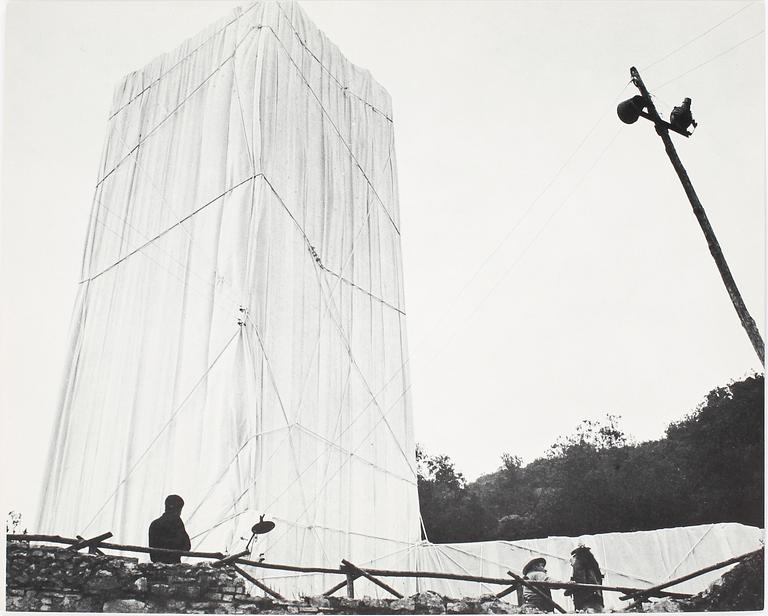 CHRISTO, offsettryck, 9 st, "Packed Tower, Spoleto, Italy 1968.".