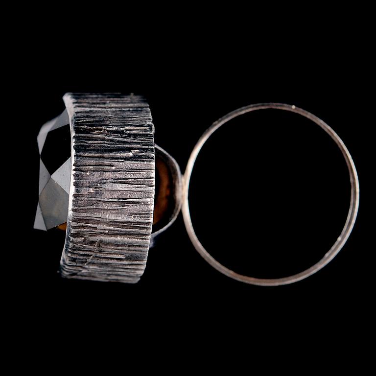 RING, silver, 1960-tal, fasettslipad brun sten.