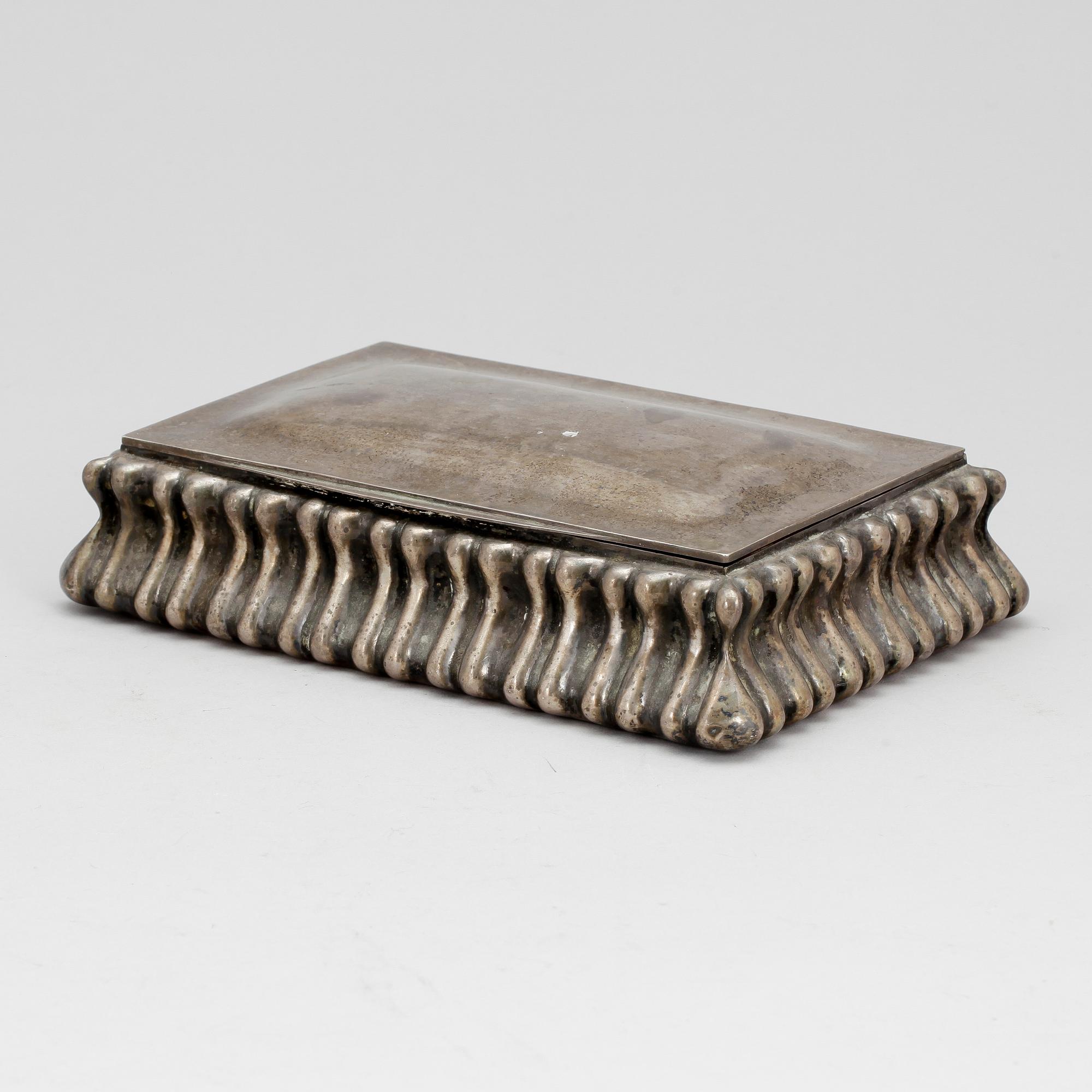SKRIN, silver, otydliga stämplar, 1900-talets första hälft. Total vikt ca 573 gram.