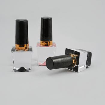 OBJEKT, glas, "Make up", Åsa Jungnelius, Kosta Boda, 3 st, 2000-tal.