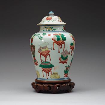 A wucai jar with cover, Transition 17th century.