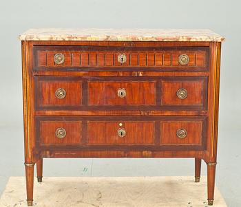 BYRÅ, gustaviansk stil, 1900-talets första hälft.