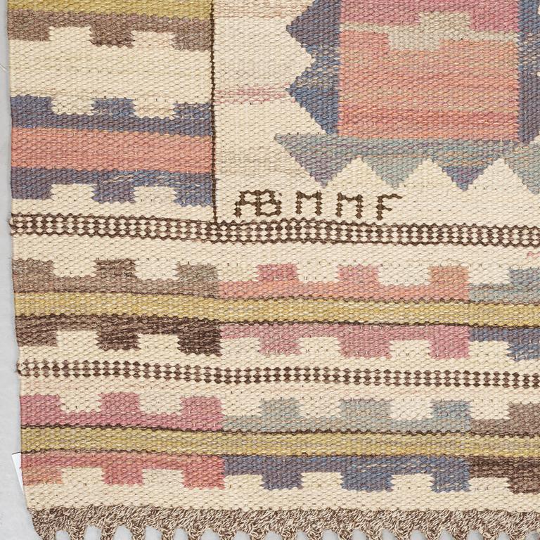 CARPET. "Ljusa plador". Flat weave. 298 x 201 cm. Signed AB MMF.