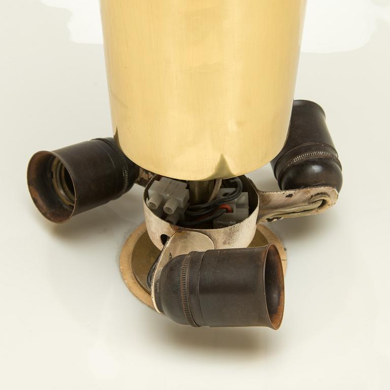 Paavo Tynell, taklampa, modell 9045 Idman 1900-talets mitt.