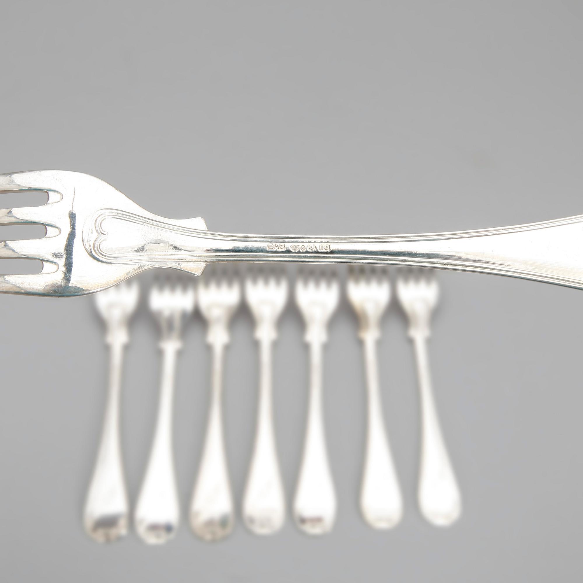 BORDSGAFFLAR,  8 st, silver, GAB, Stockholm, 1938. Totalvikt 477 gram.
