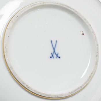 Meissen, a lided porcelain vase, first half of the 20th century.