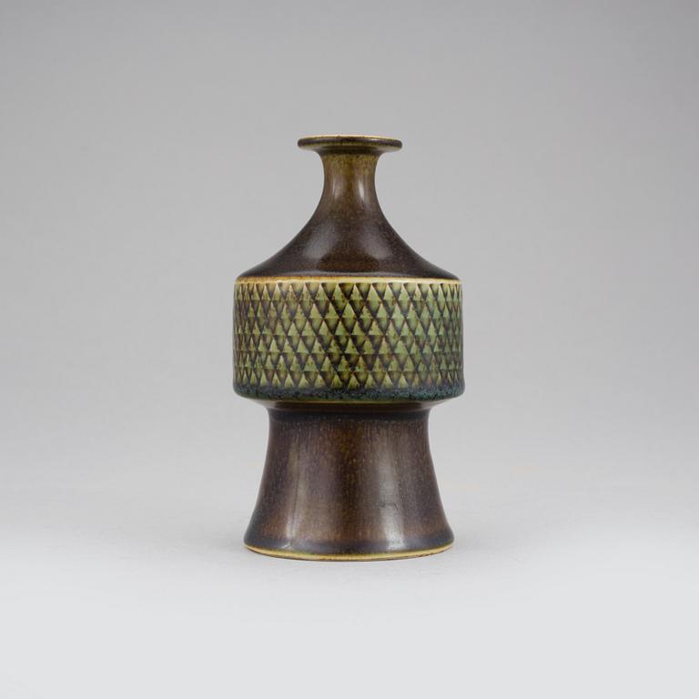 VAS, stengods. Stig Lindberg, Gustavsberg studio 1967. Unik.