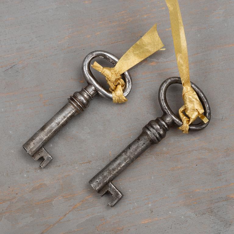 Bedside tables, a pair, first half of the 20th century.