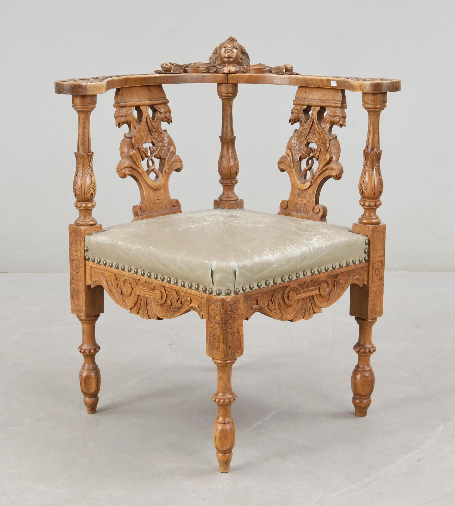 PUDERSTOL, renässansstil, omkring 1900.