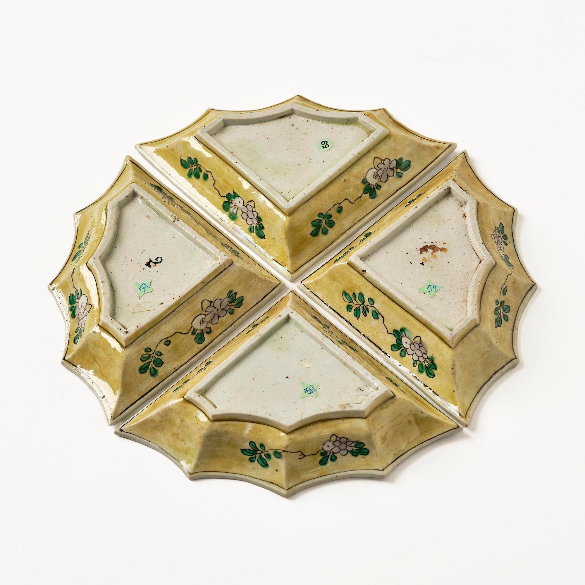 A bisquit four-piece cabaret, Qing dynasty, Kangxi (1662-1722).