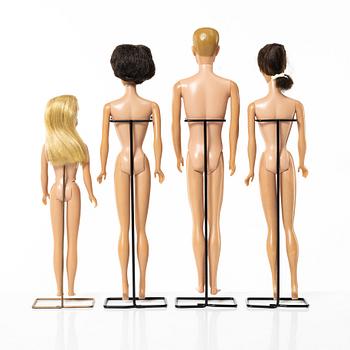 Barbiedockor, 4 st, samt kläder och accessoarer, Mattel, 1960-tal.