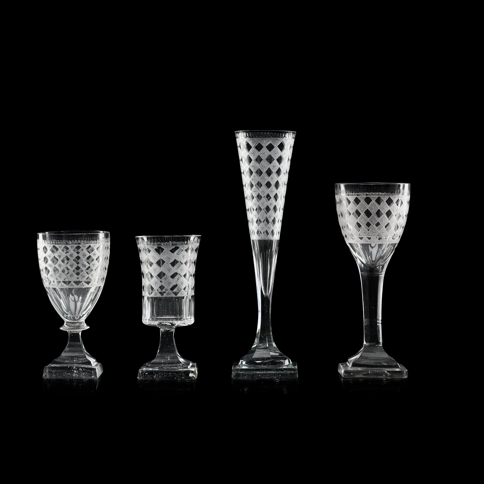 GLASSERVIS, 55 delar. 1800-talets första hälft.
