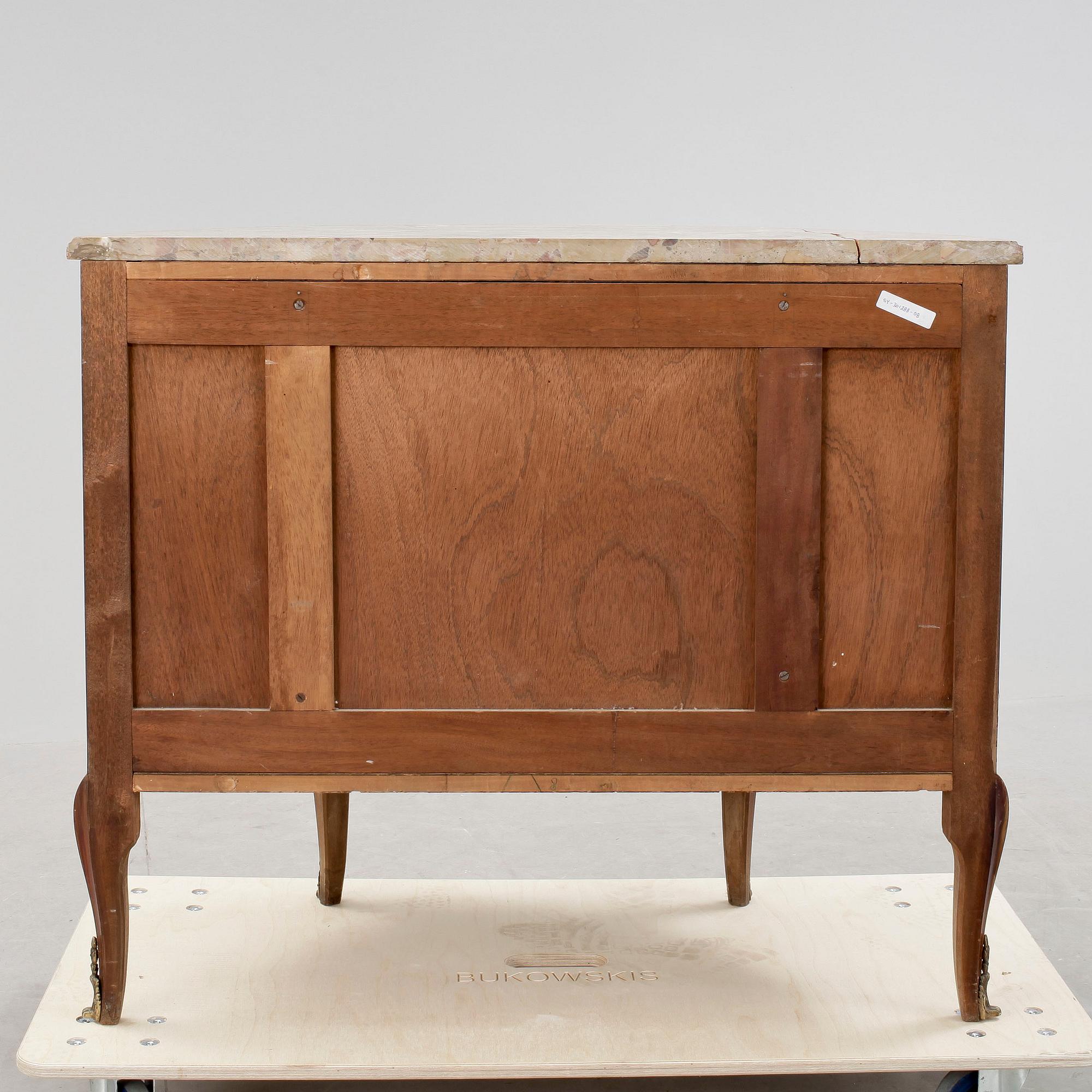 BYRÅ, Louis XVI-stil. 1900-tal.