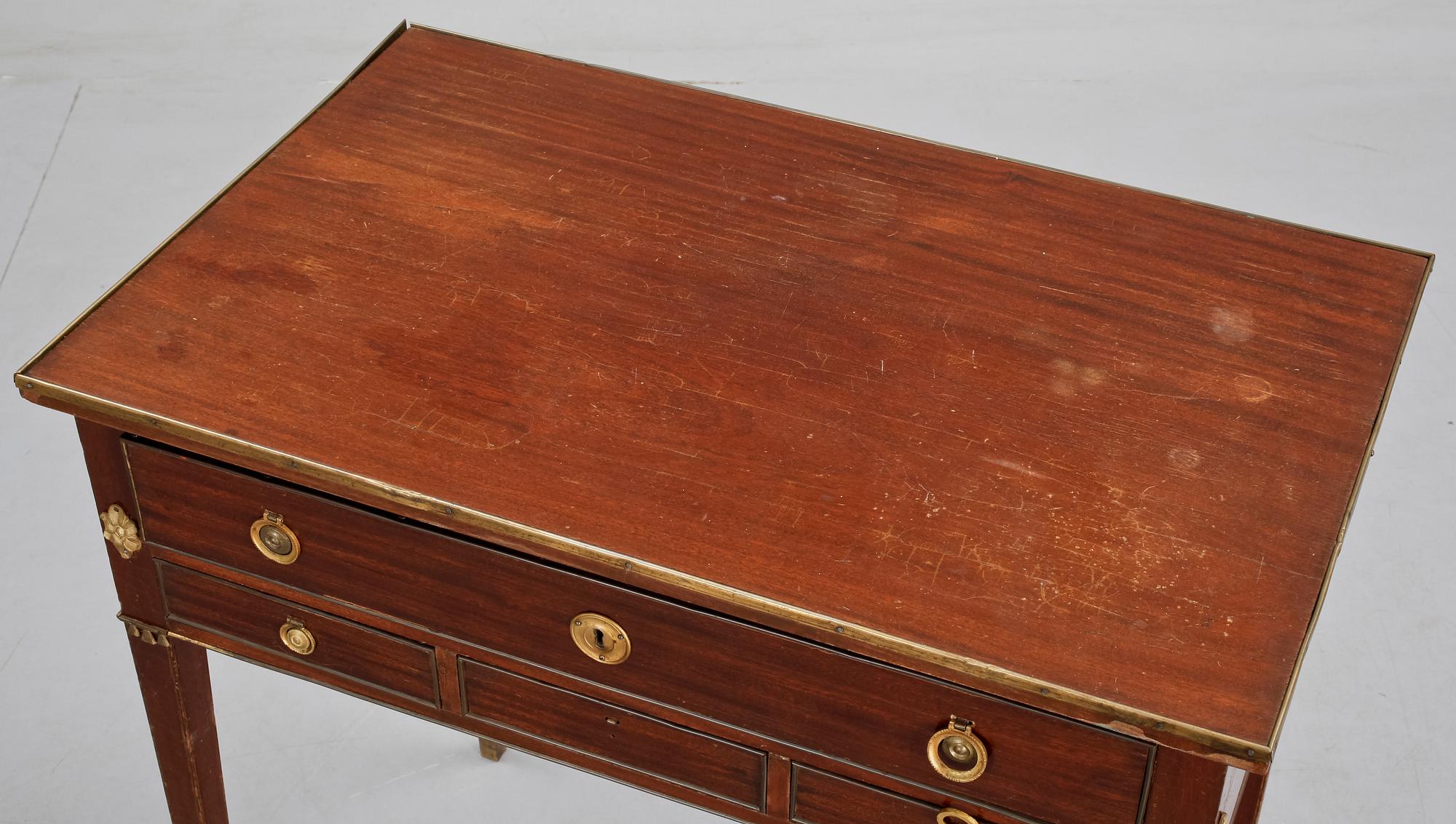 DAMARBETSBORD, sengustaviansk stil, 1900-talets mitt.